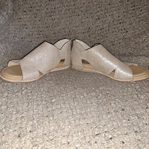 SOFFT-Evonne-Metallic Taupe Suede-Full Coverage-Back Zip Flat-Sz 8.5-NWOB - Picture 4 of 8